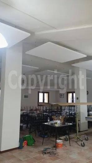 Installazione di Pannelli Fonoassorbenti in Sala Mensa per Eliminare il Rimbombo<br /><br />