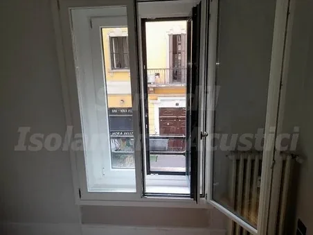 Apertura indipendente delle due finestre installate nello stesso vano