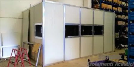 Cabine Acustiche: Il Segreto per un Ambiente di Lavoro Sereno e Privato