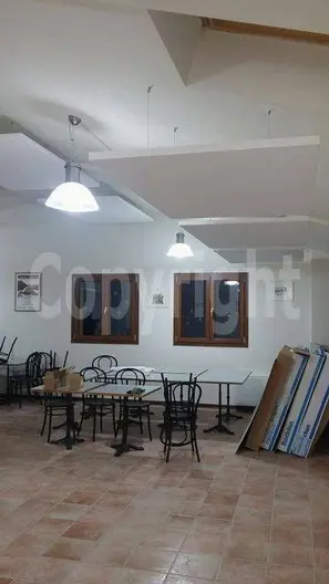 Installazione di Pannelli Fonoassorbenti per Eliminare il Riverbero<br /><br />