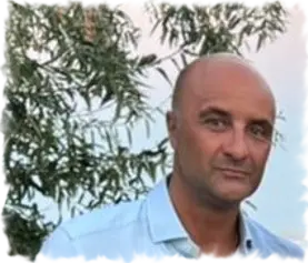 Davide, posatore specializzato negli interventi di isolamento acustico Sorgedil