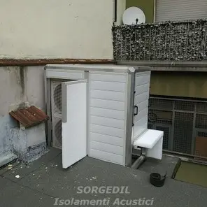 Isolamento Acustico Industriale: Riduci il Rumore, Massimizza l'Efficienza